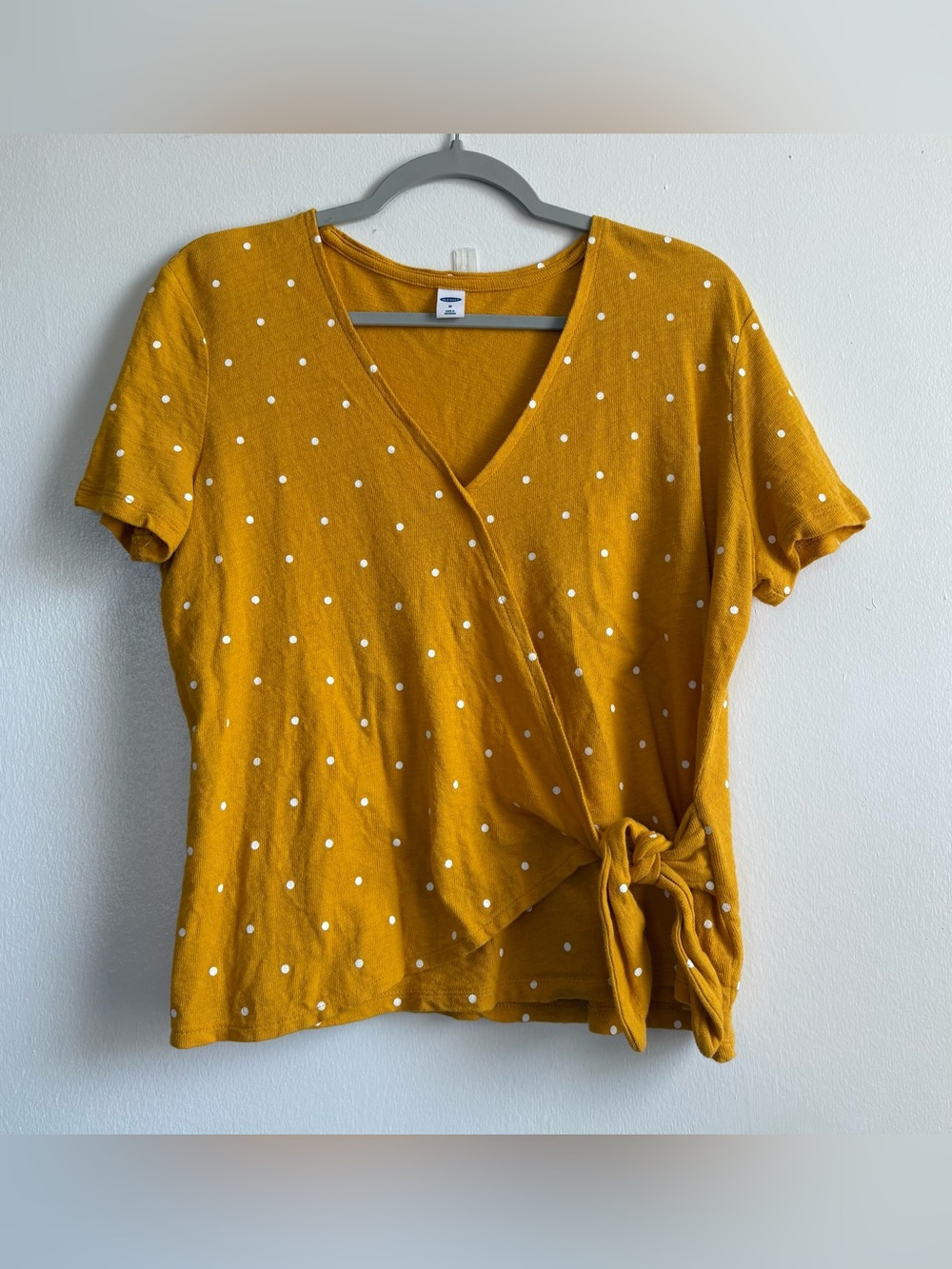 Old Navy Mustard Yellow White Polka Dot Wrap Tie Front V-Neck Top Women’s M